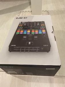 Mezclador de consola de audio profesional Nuevo controlador de música MP3 de metal alimentado por 2 canales para DJs - Product Image 6