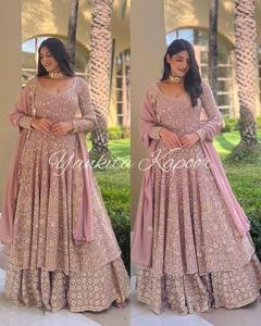 优质面料Lehenga Choli人造乔其纱，带重绣5毫米序列，带绣花袖