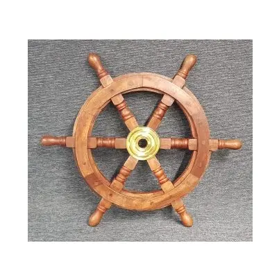 Decorazione della parete della ruota della nave in legno con mozzo centrale in ottone raggi torniti e maniglie decorazione del timone della barca nautica marittima in legno marrone