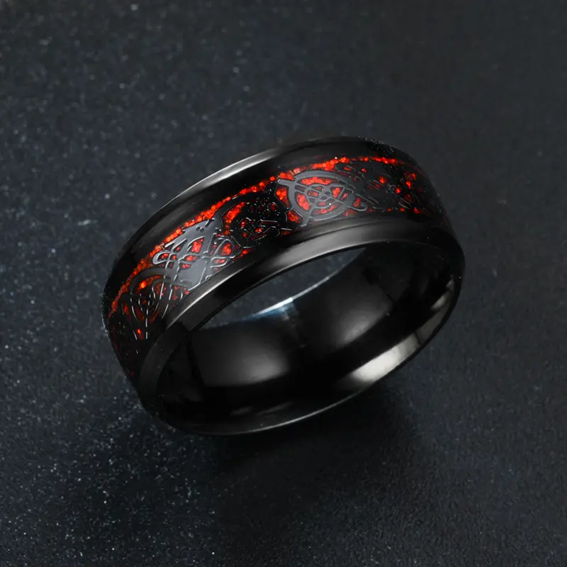 8mm लाल कार्बन फाइबर काले पुरुषों Beveled किनारों के लिए सेल्टिक ड्रैगन की अंगूठी वेडिंग बैंड ड्रैगन परत अंगूठी महिलाओं के लिए आदमी गहने