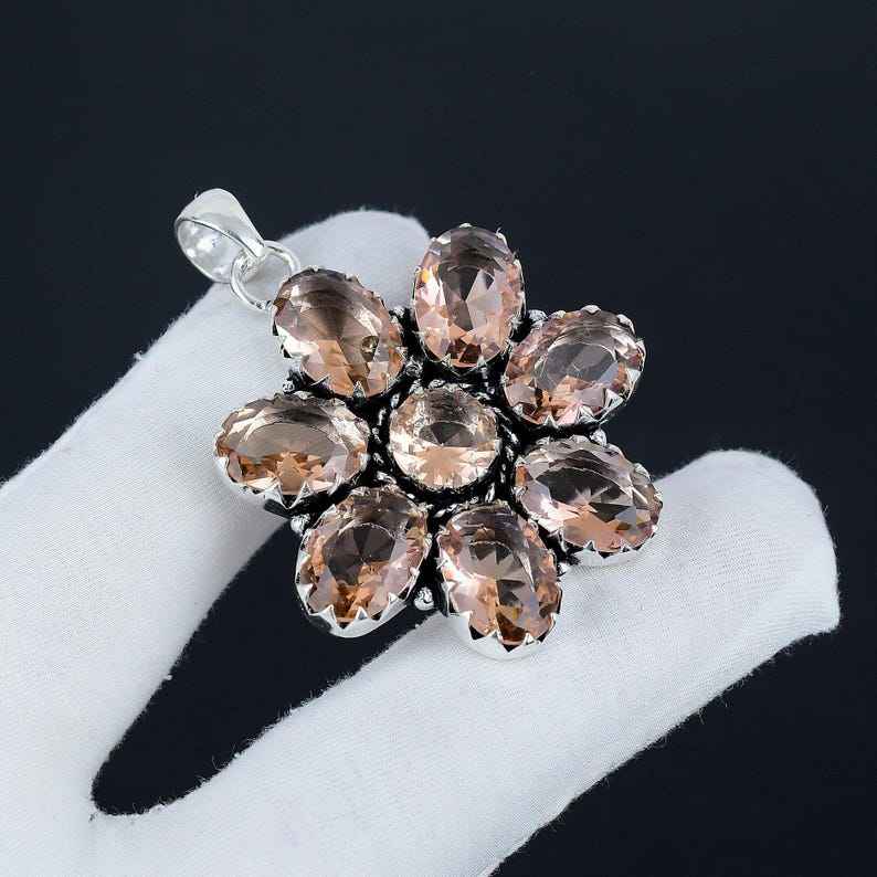 สีน้ำตาล