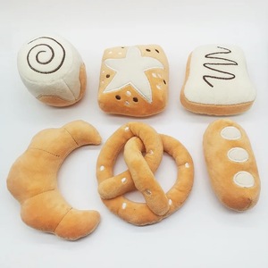 2025 nuevo diseño respetuoso con el medio ambiente juguetes para gatos Super suave Croissant Pretzel gatito felpa Catnip-alimentado interactivo diversión directa China - Product Image 1