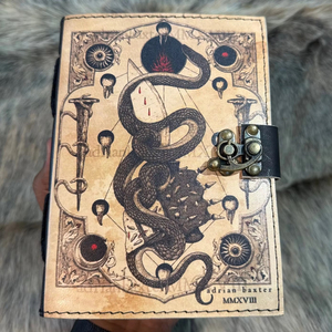 Arcane ejderha el yapımı antika Deckle kenar kağıt kabartmalı ejderha kapak ve kilit kapatma Sketchbook hediye ile deri günlük