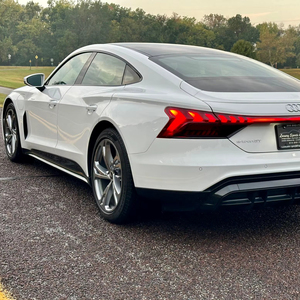 Boost fonksiyonu ile 2022 aud-i e-tron GT 522 beygir gücü, çift motorlu AWD, uyarlamalı havalı süspansiyon - Product Image 1
