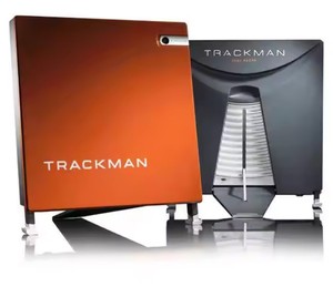 原装TrackMan 4双雷达高尔夫监视器增强高尔夫测距体验，带金属发射模拟器和模拟器