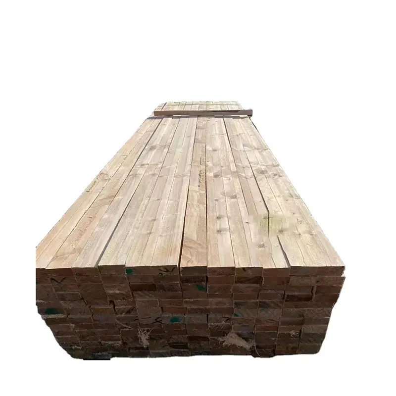 Pabrik dan pemasok kayu pinus putih Timur/tepi kayu cemara standar kualitas tinggi