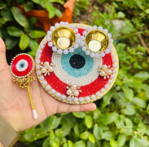 ロイヤルエレガントなRoli Kumkumプレートビーズパール付き新デザインお祝いDiwali Rakhi Pooja伝統的な室内装飾ギフト - Product Image 1