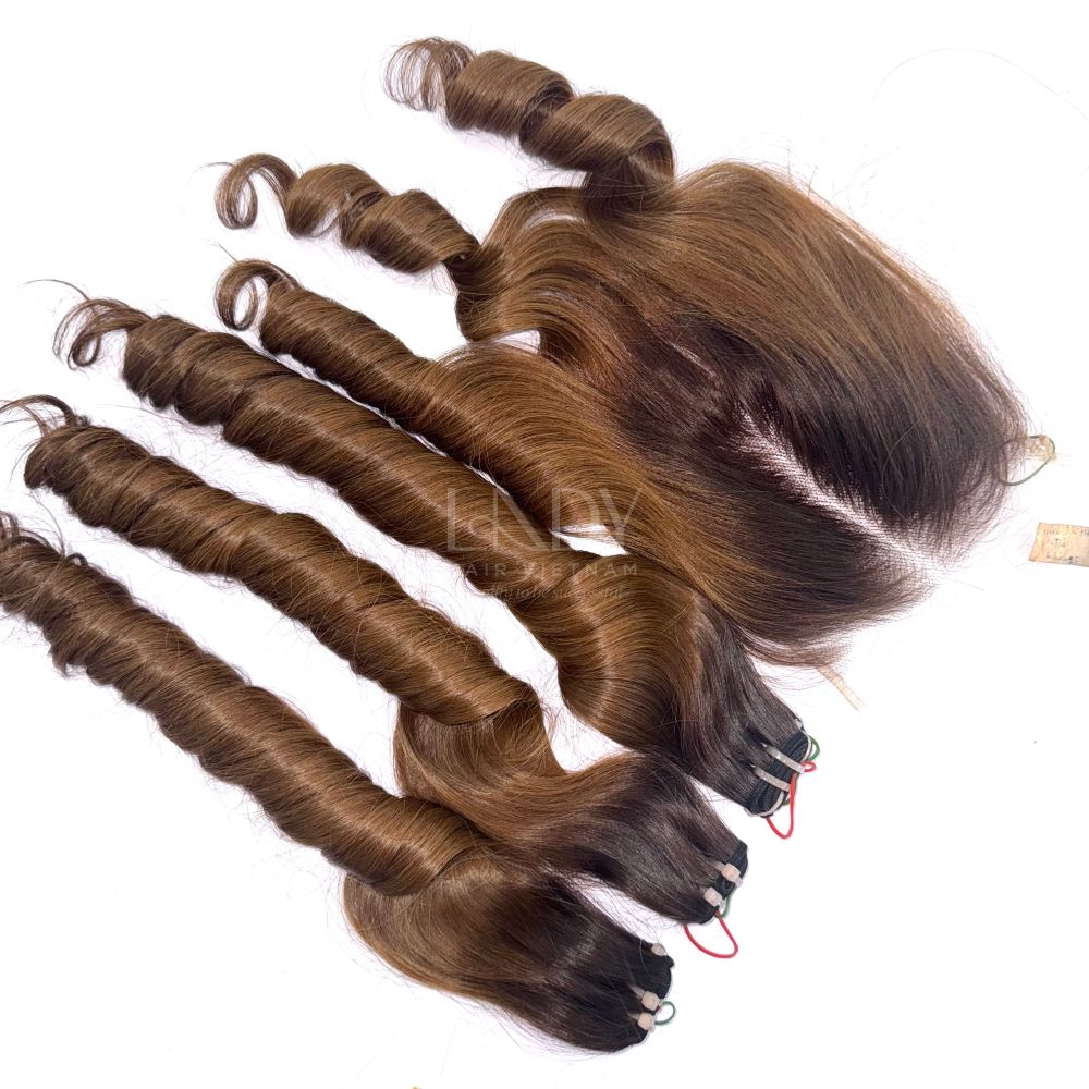 สีน้ำตาล