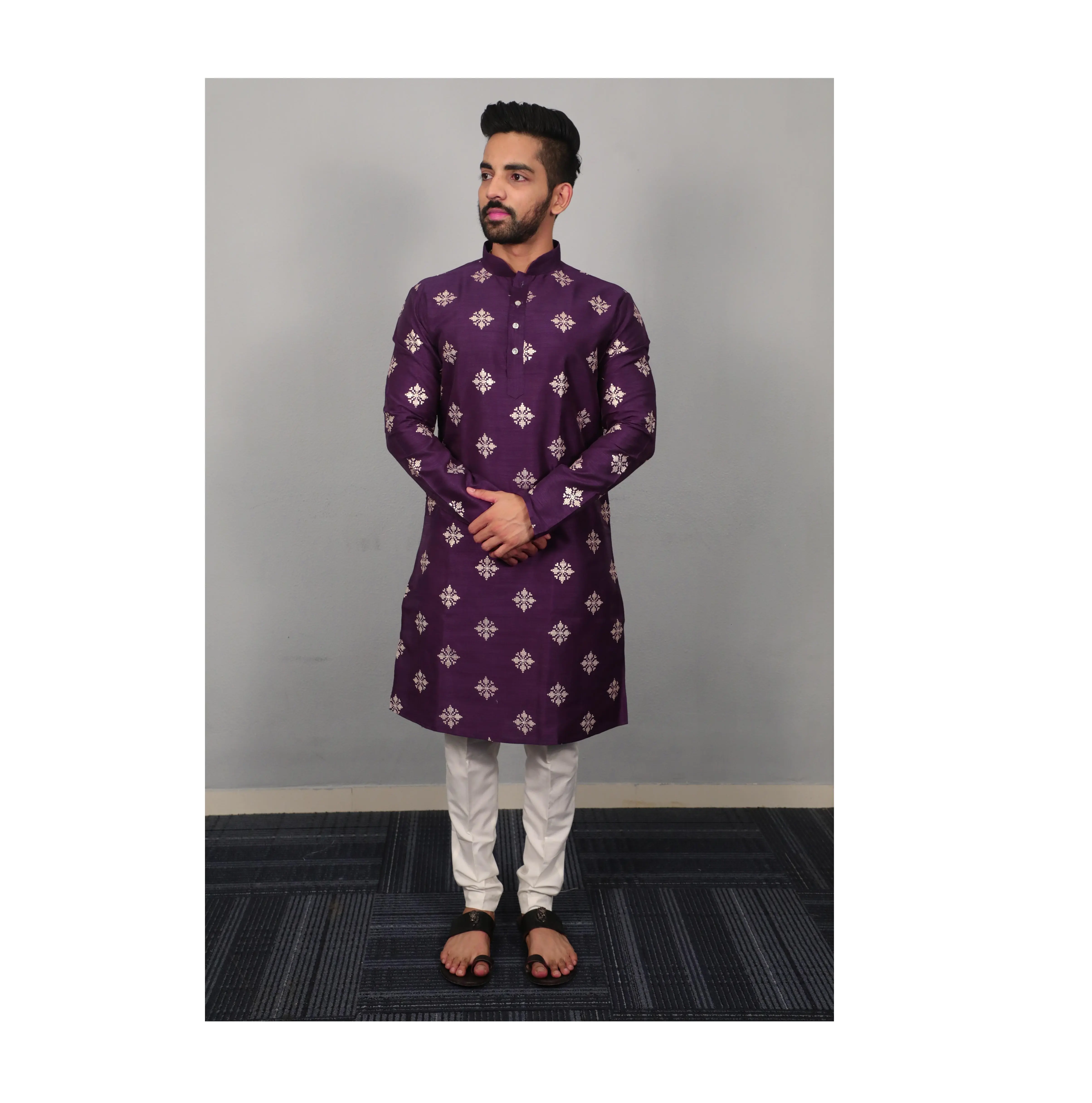 インドの伝統的な機能ウェアとデジタルプリントのフェスティバルレディメイドマルベリーシルククルタのための紳士服コレクション