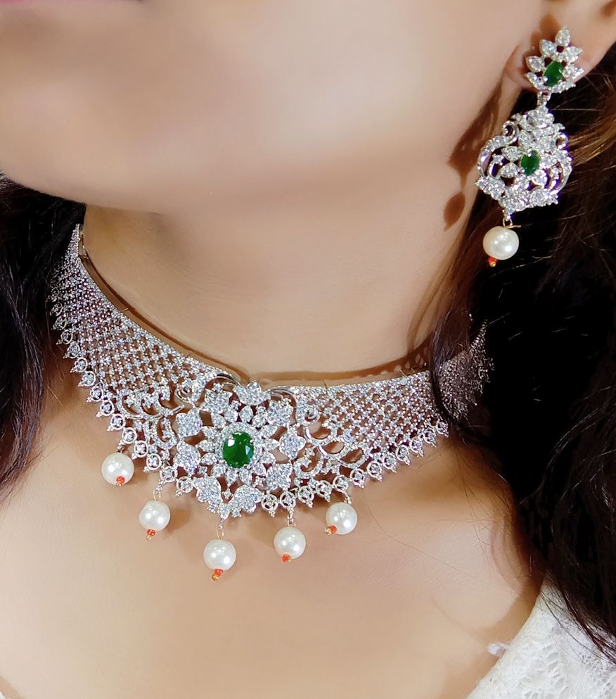 สีเขียว