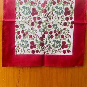 แดงทับทิมเข้ม, เขียวมรกต และเขียวมะกอก