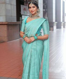 特別なイベントのための女の子Chaniya Choli Navratri LehengaCholiのためのゴージャスなデザイナーエレガントなサリー。