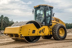 למכירה רולר מכבש יחיד תוף JCB 116D