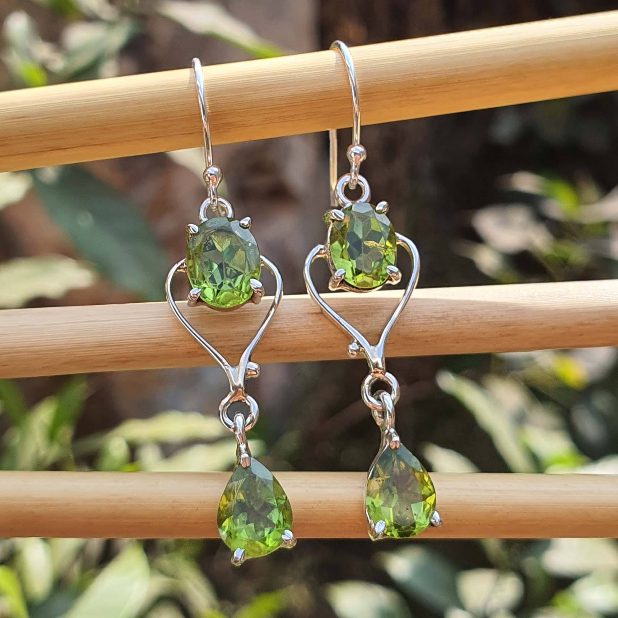 สีเขียว