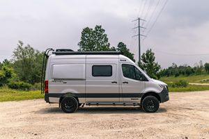 2023 מכונית MERRCEDES-BENZ ספרינטר 2500 winebago 4 x4