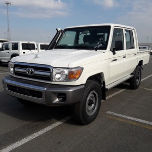 Tyota קרוזר בקתת כפול 4 x4 דיזל טנדר 4.5l עם תיבת הילוכים ידנית תיבת היגוי ימין בד מושבים מצב טוב