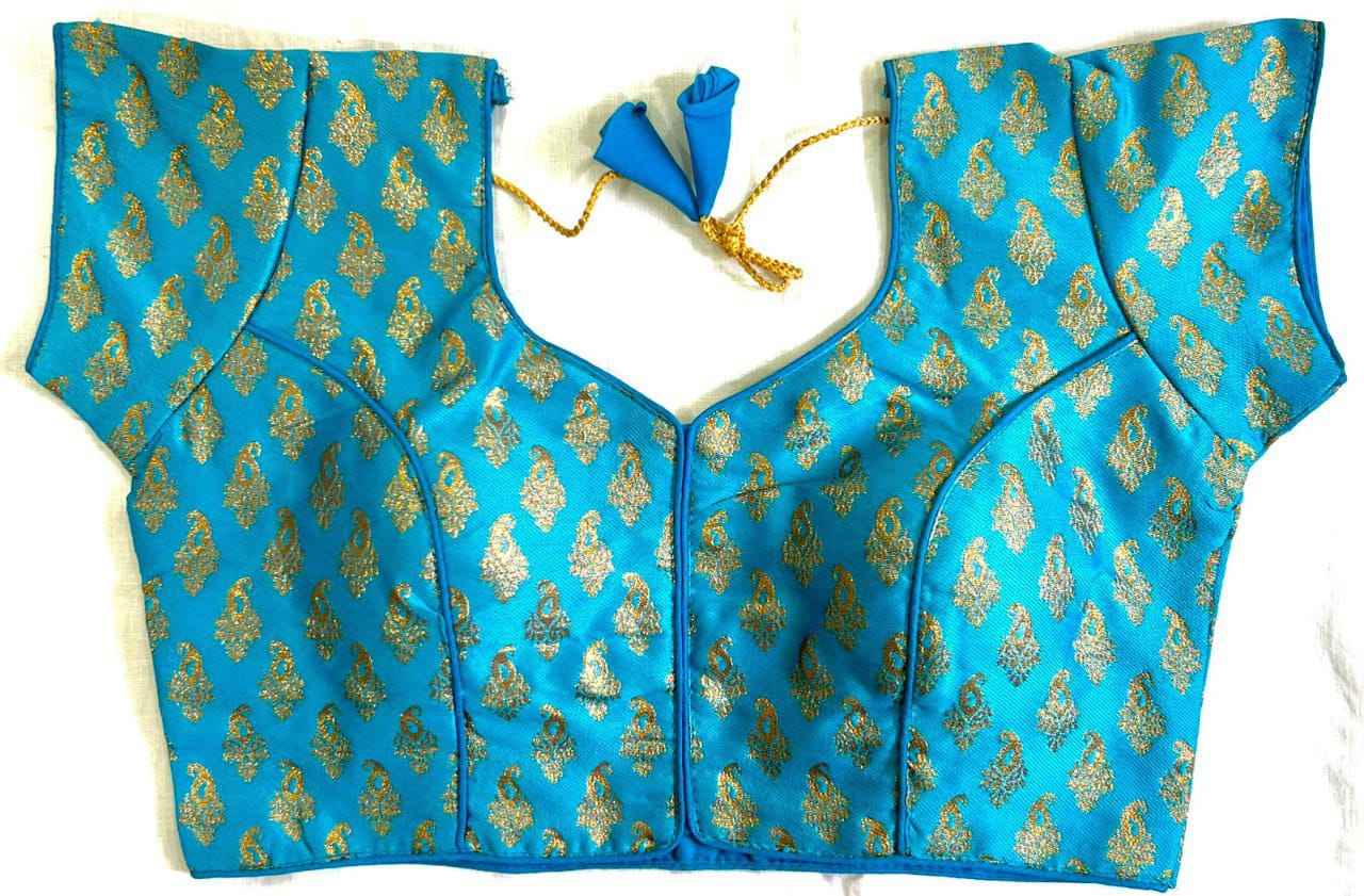 มีสีเขียวขุ่น