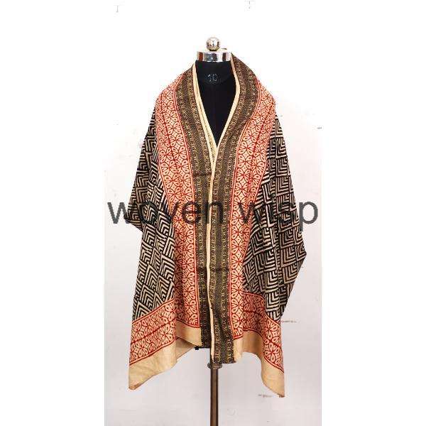 ใกล้กับรูปภาพ