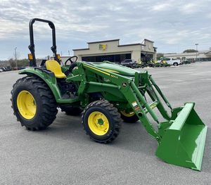 新しいjohn deerトラクターjohnn deere 3038Eコンパクトユーティリティトラクター4WD E-ハイドロトラクターローダーとグラプルが発売中