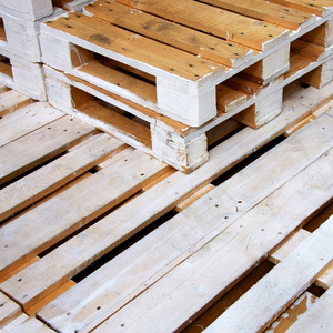 Export Grade Wooden Pallets with Durable Construction and Four-Way <strong>Entry</strong> Suitable for International Shipping <strong>Needs</strong>