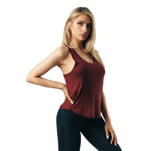 Kadın moda pamuk kolsuz atlet nervürlü bayanlar çapraz wrap göğüs tankları üst yastıklı kaşkorse kırpma üst