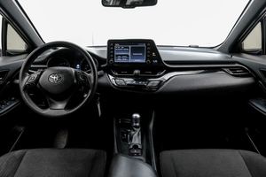 Toyota 2019 R LE SUV 4L için C-H