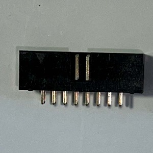 Scatola PCB 180 gradi 16 pin connettore di alta qualità progettato per connessioni elettriche affidabili ed efficienti