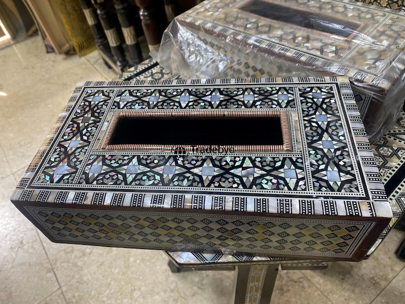 Available in different Colors