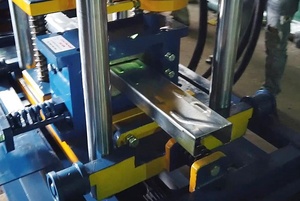 Ripiano di stoccaggio colonna macchina per la formatura di rotoli scaffali del supermercato rastrelliera verticale che fa la macchina