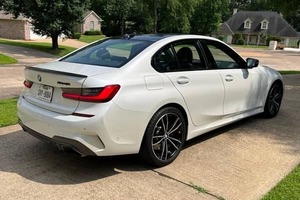 体验2020 BBMW M340i Luuxury Sedaan的刺激，结合精密工程和现代技术