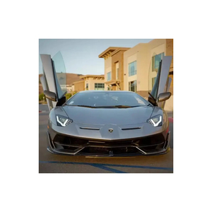 ללמבורגיני aventadador כביש עם עליון להמרה, המאפשר נהיגה באוויר הפתוח