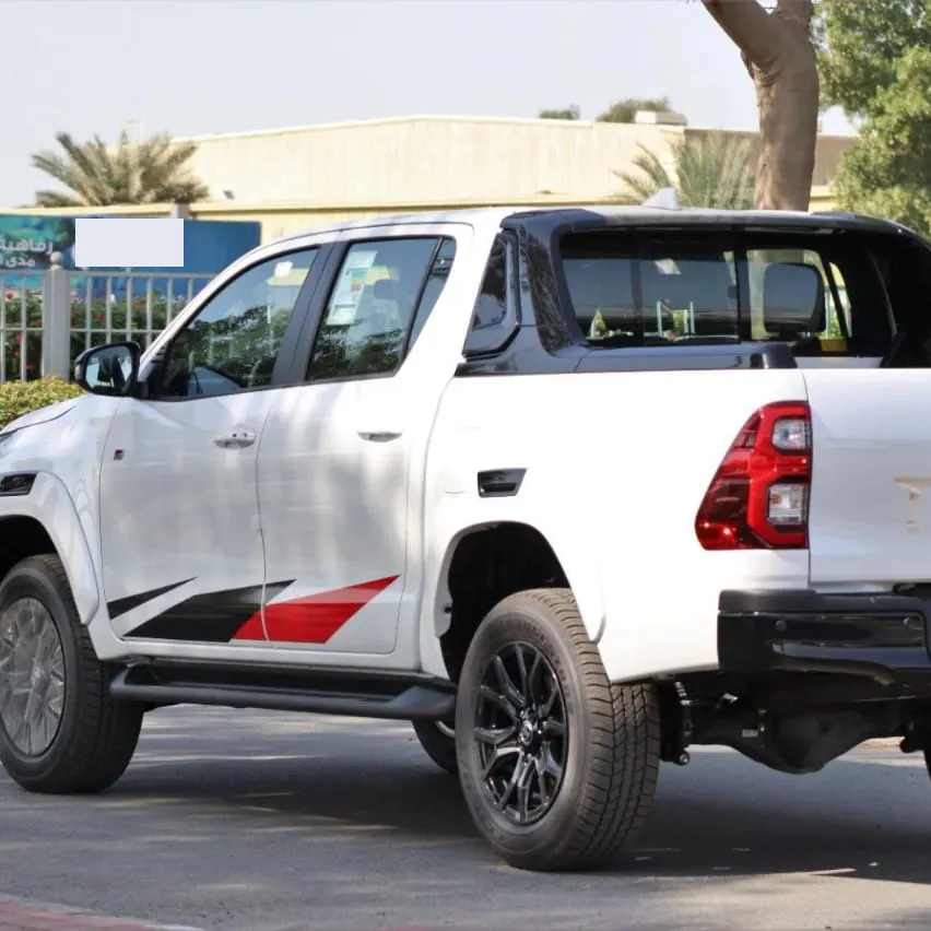 Toyotas Hilux GR Pick-Up 2020/2022 cabina doppia, viene fornito con 1 anno di garanzia. 100% senza incidenti viene fornito con 1 anno W