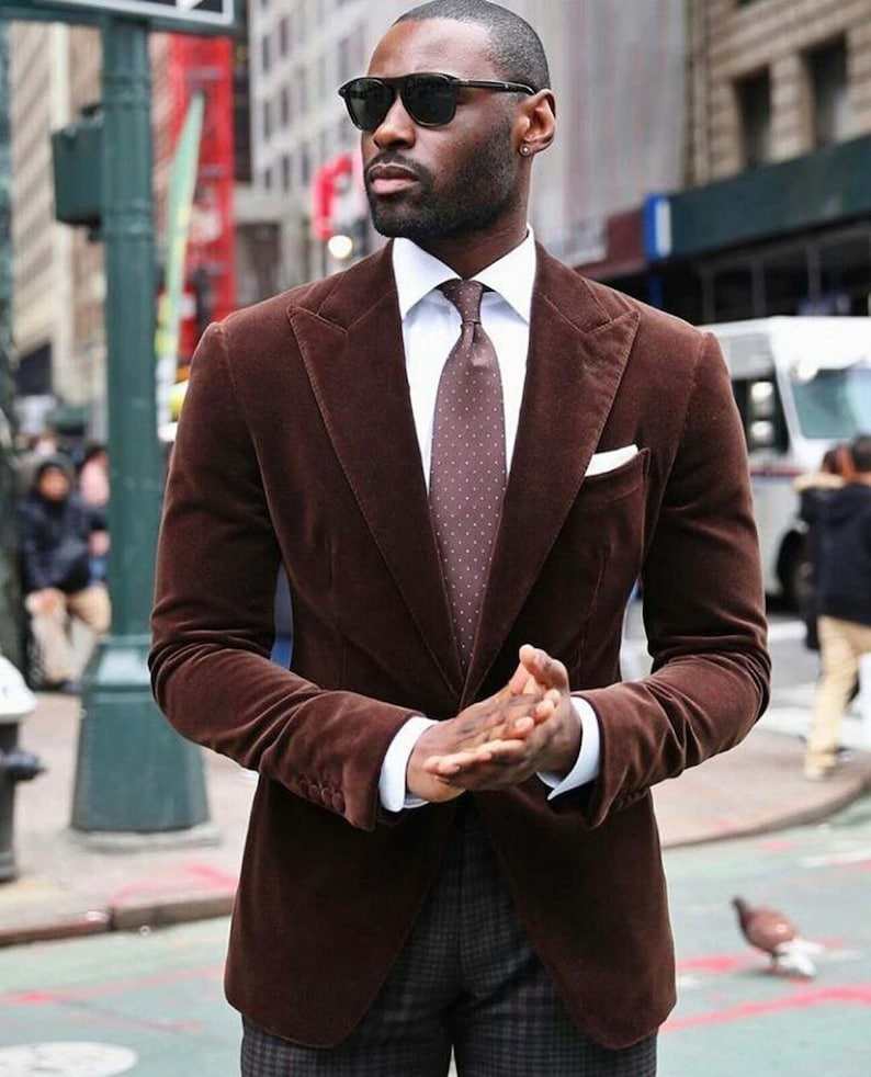 สีน้ำตาล