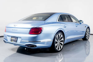 Oldukça kullanılan LHD 2022 B E n t l E Y uçan düz V8 - Product Image 2