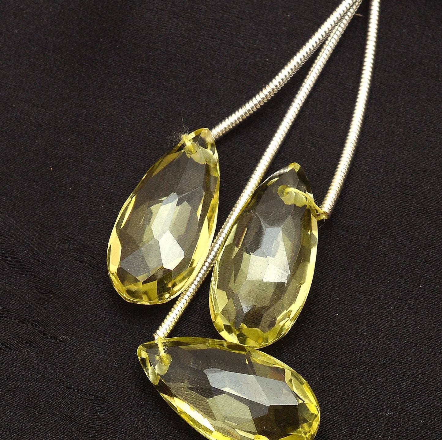 สีเหลือง