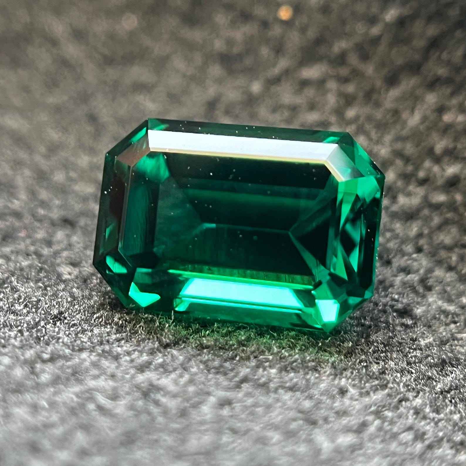 สีเขียว