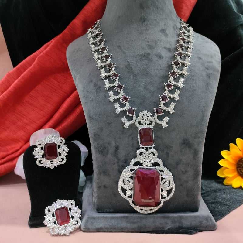 สีน้ำตาลแดง