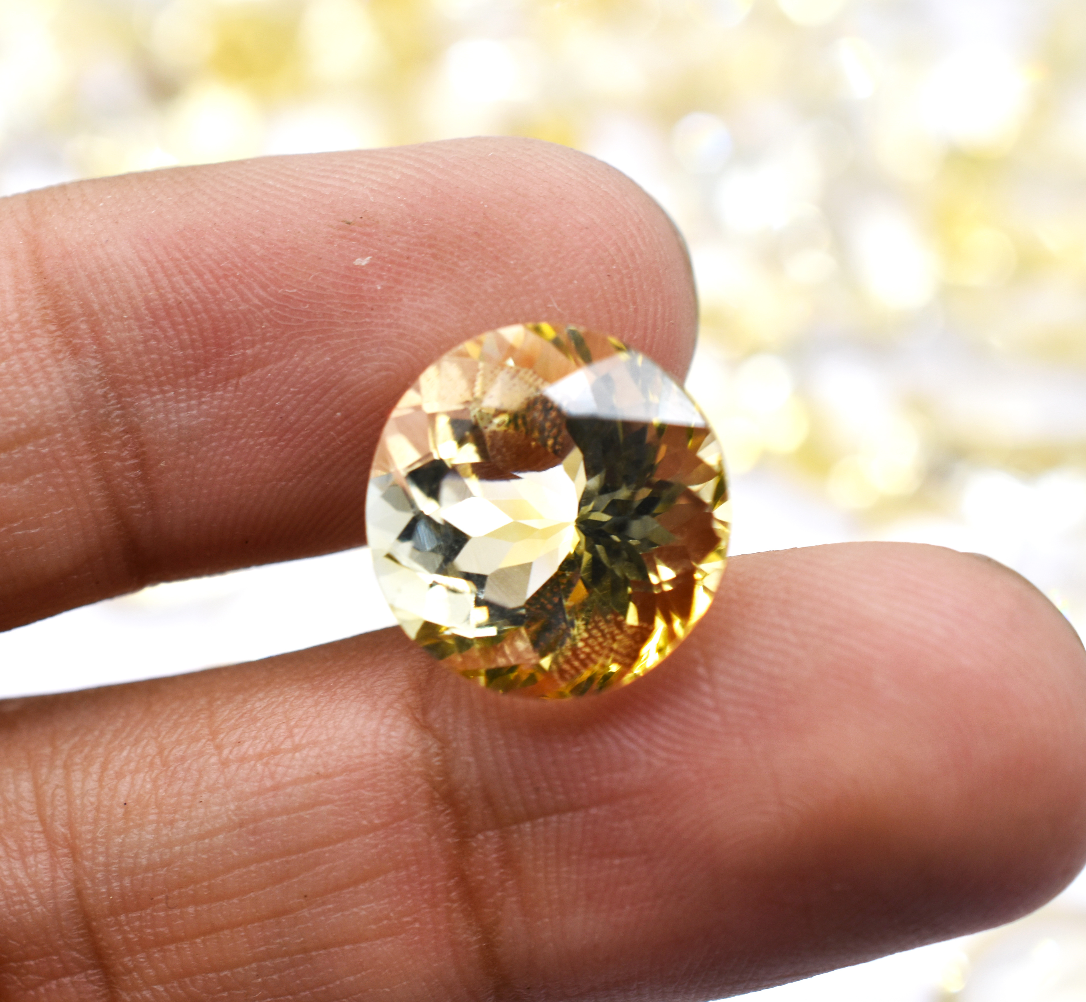 สีเหลือง