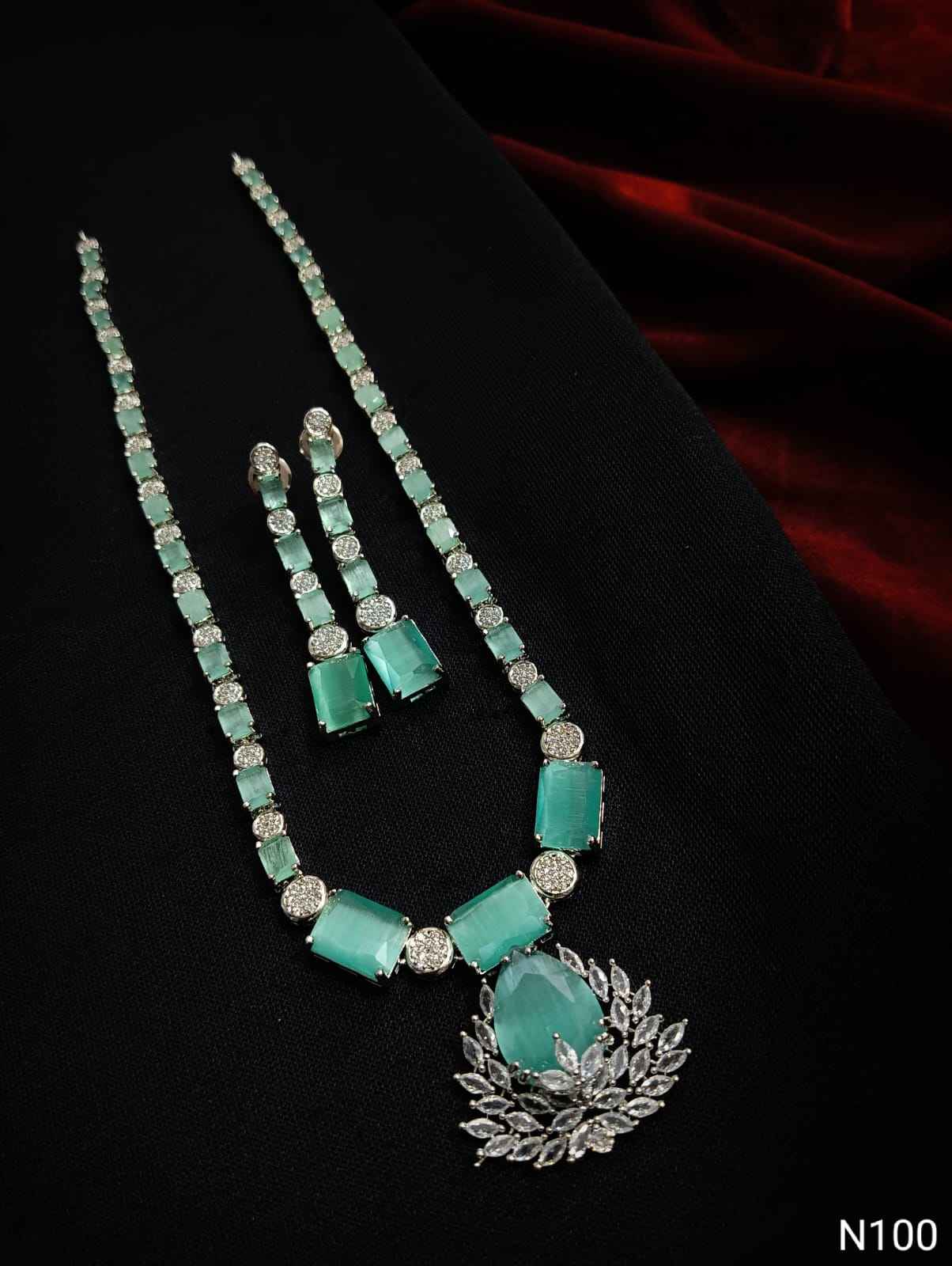 สีเขียว