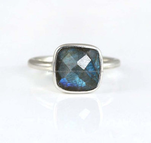 Delicate Designer <strong>Ring</strong> Jewelry Smooth Oval Cabochon <strong>Ruby</strong> <strong>Gem</strong> <strong>Ring</strong> 10 mm in Size Bezel Setting Brass Silver Plated <strong>Stone</strong> <strong>Ring</strong>