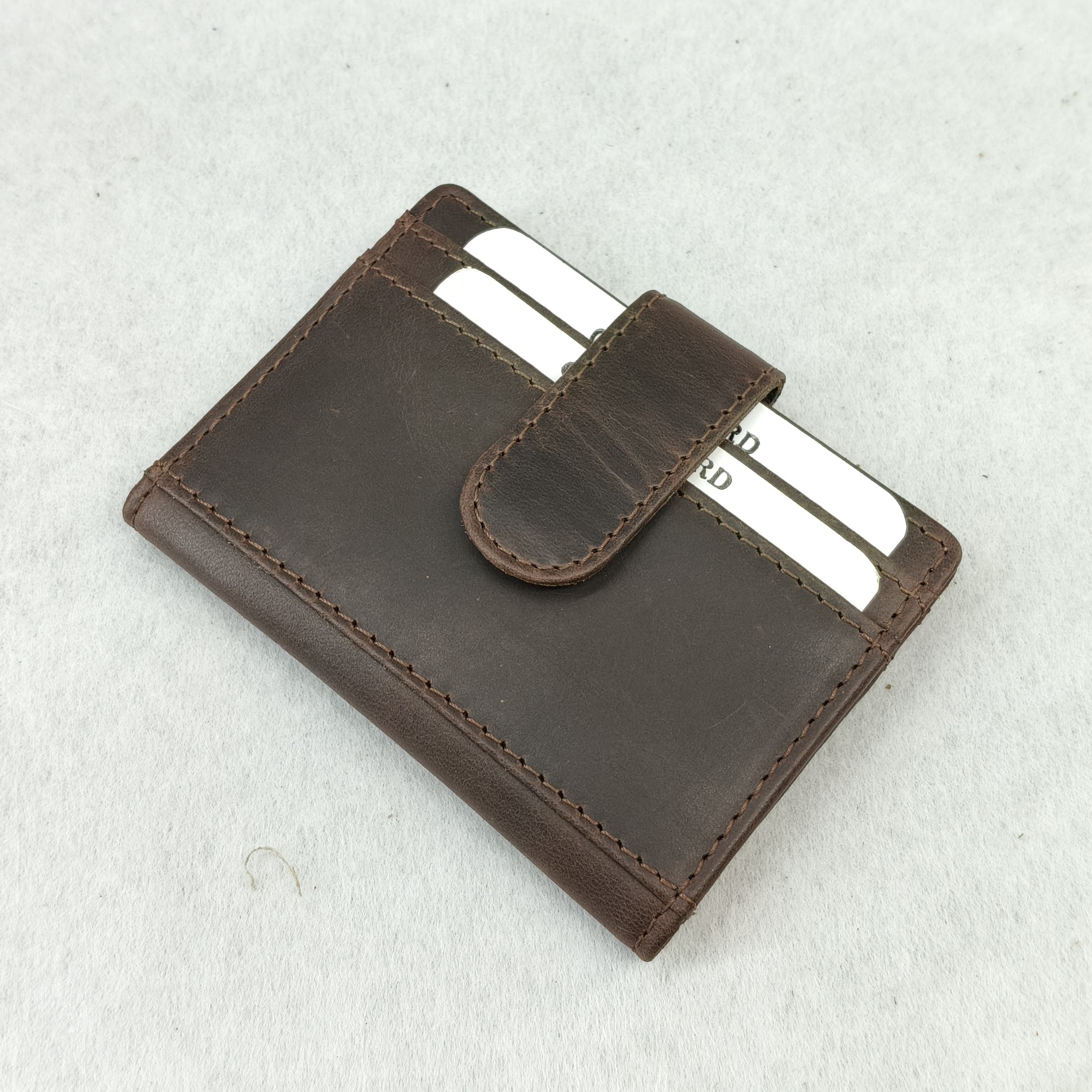 สีน้ำตาล