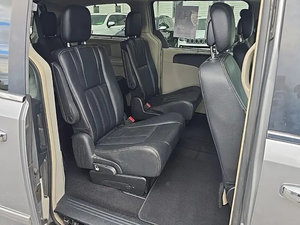 2015 <strong>Used</strong> C-h-r-y-s-l-le-r TOWN- COUNTRY Touring MIN-IVAN Engine Neatly <strong>Used</strong> Cars with Power Source Best CIF Offer for Delivery - Product Image 4