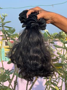 インドから直接生のインドの髪自然波ヘアエクステンション安い寺院レミーバージンカーリー人間の髪未処理の束