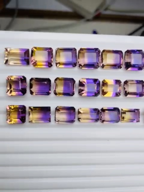 สีเหลือง