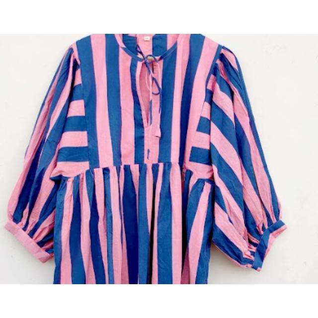 สีแดงม่วง