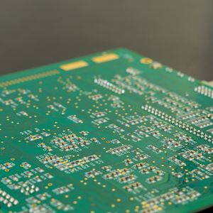 แผงวงจร PCB หลายชั้นและบริการ OEM แบบเต็ม PCBA พร้อมคุณสมบัติยานยนต์ตามสั่งผลิตในประเทศอิตาลี - Product Image 3