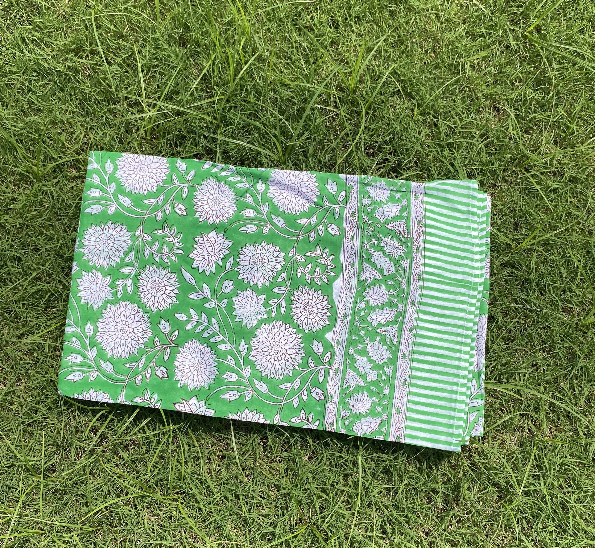 สีเขียว