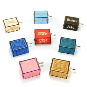 Оптовая Продажа с лазерной гравировкой Гарри фильм Поттер аниме деревянная ручная рукоятка на заказ Мини-музыкальная шкатулка сувенир подарок - Product Image 1