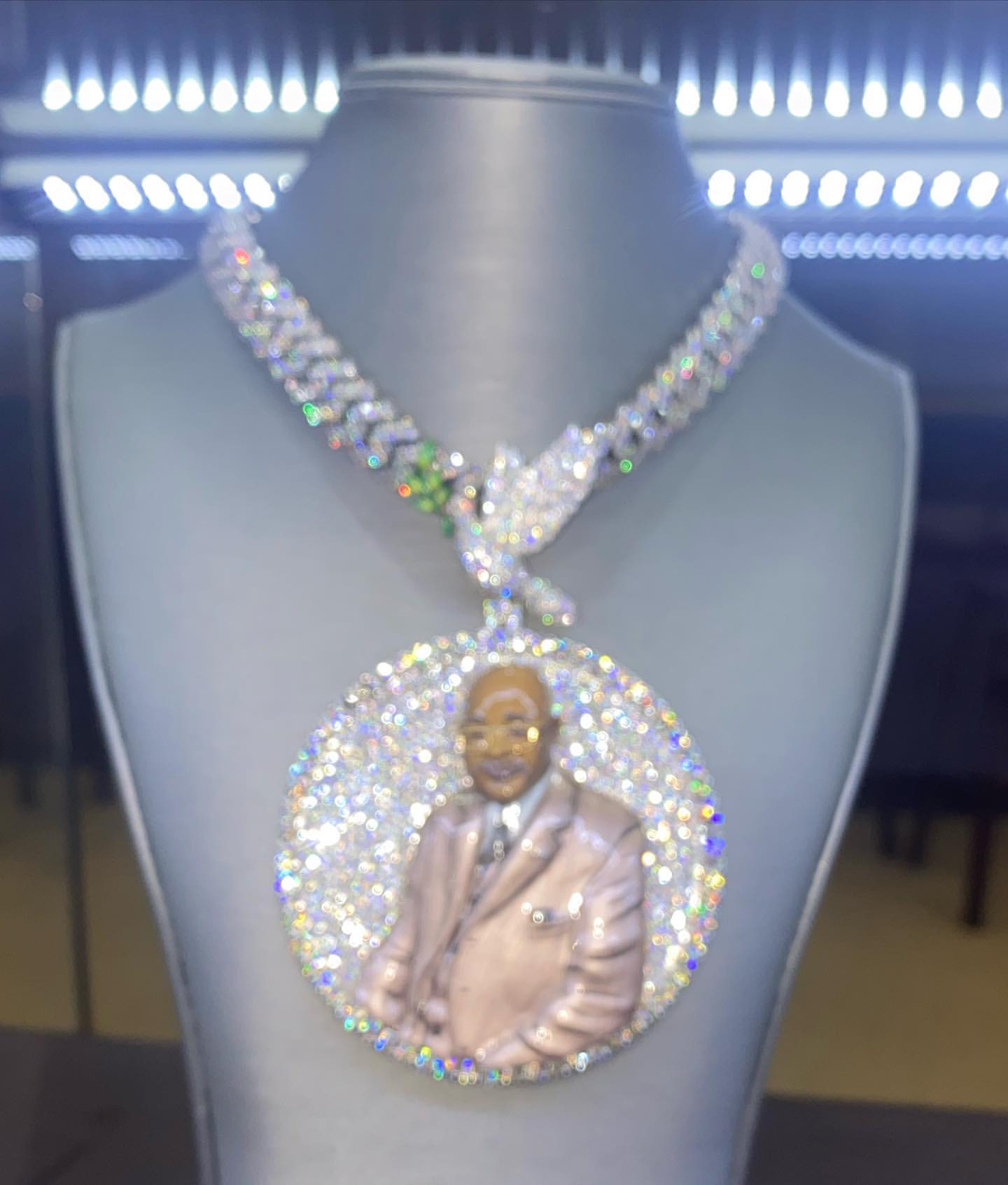 ตามที่แสดงในภาพ