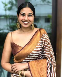 Designer Jacquard Silk <strong>Sari</strong> With Rich Pallu Work Beautiful Latest Design for Adults on Special Occasions - Product Image 3